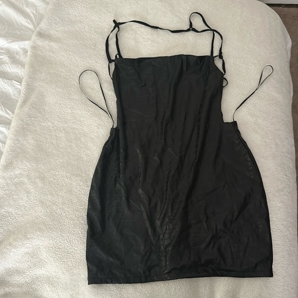 Fashion nova mini backless crocodile print black dress - large - Picture 3 of 6